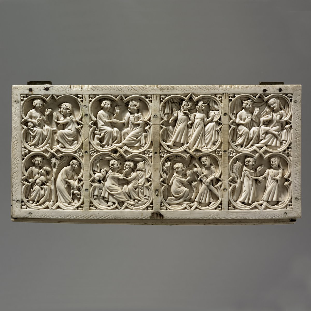 The knight would secretly visit his lover at night, and she would send her dog outside to signal that the coast was clear to enter her chambers. 

🐶 Can you spot the small carved canine hiding in the panels? ow.ly/cNc650N9Mkm