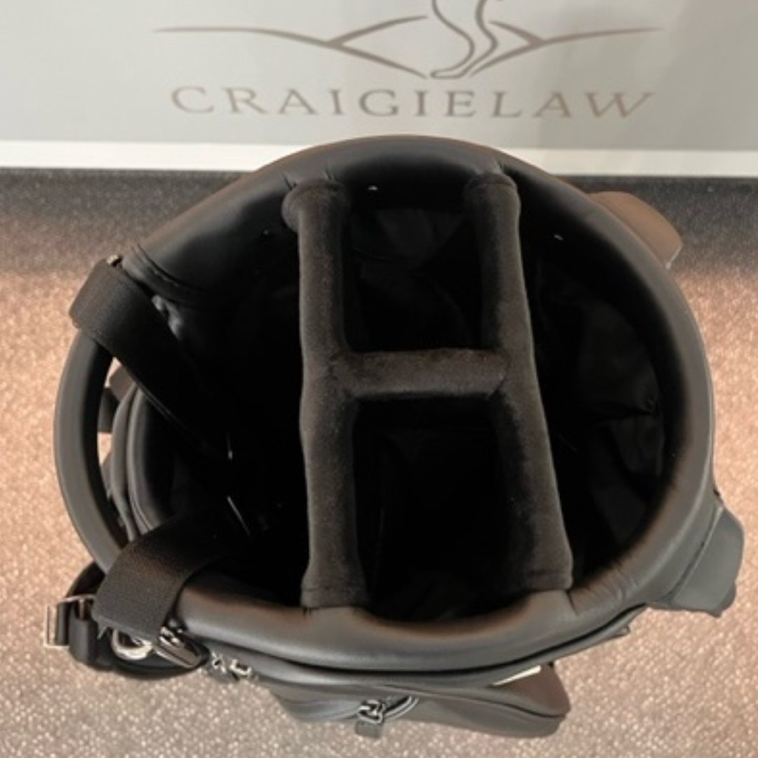 We are excited to announce the limited release of the Titleist LinksLegend Premium Stand Bag in black or navy with the Craigielaw logo. ⛳️

Call the pro shop today to reserve your premium stand bag! 
📞 01875 870800 
✉️ pro@craigielawgolfclub.com

 #GolfBag #TitleistLinksLegend