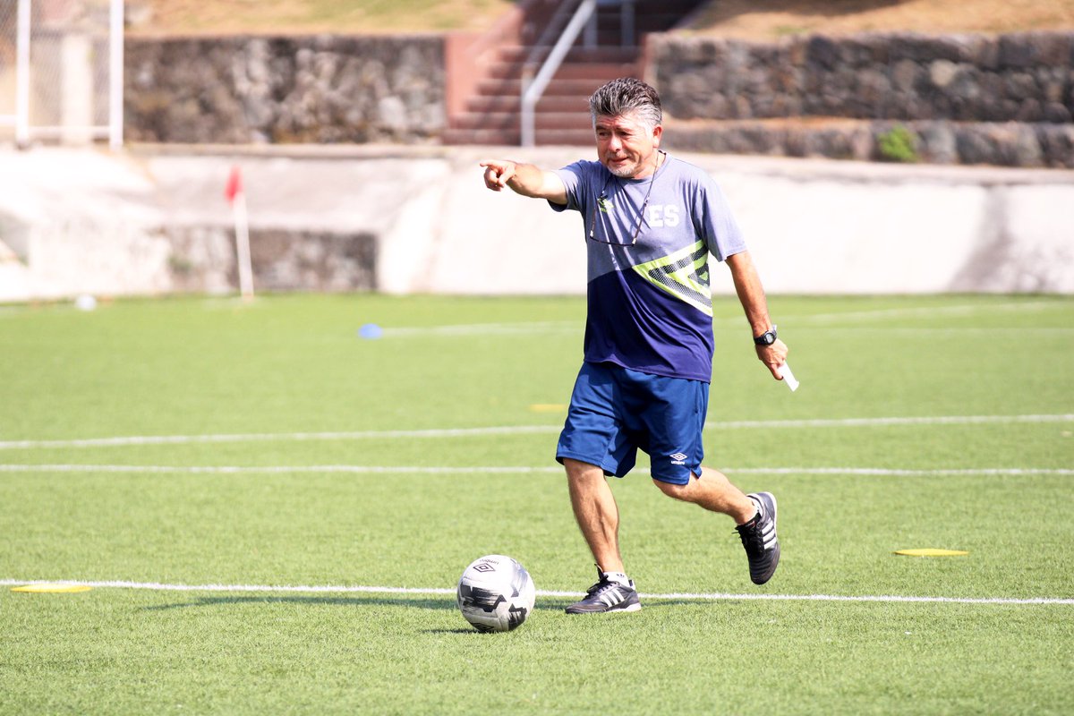 LaSelecta_SLV's tweet photo. 💪⚽️🇸🇻| Entreno Matutino ✅
#LaSelectaMayor #ElSalvador https://t.co/7Hpv1gLFtA