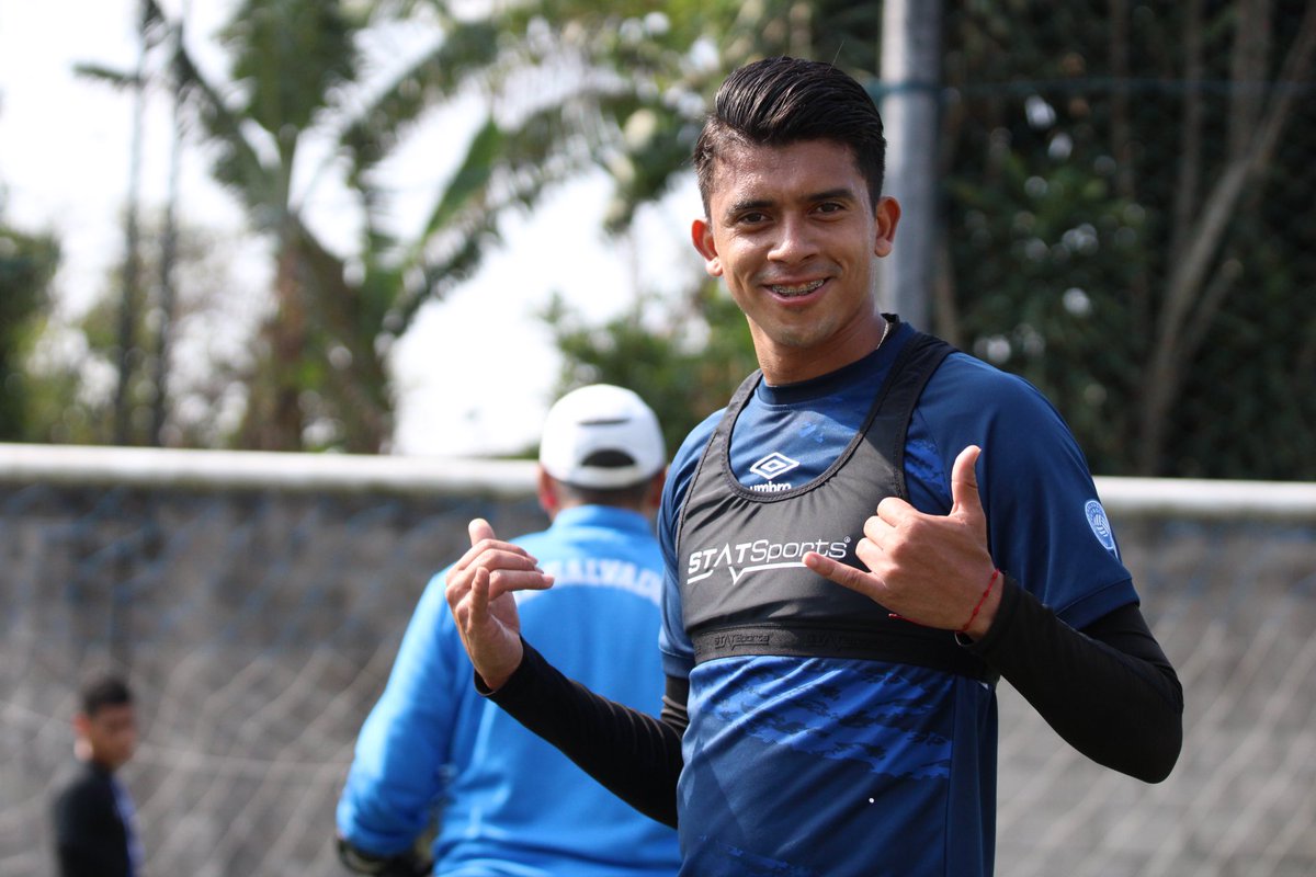 LaSelecta_SLV's tweet photo. 💪⚽️🇸🇻| Entreno Matutino ✅
#LaSelectaMayor #ElSalvador https://t.co/7Hpv1gLFtA
