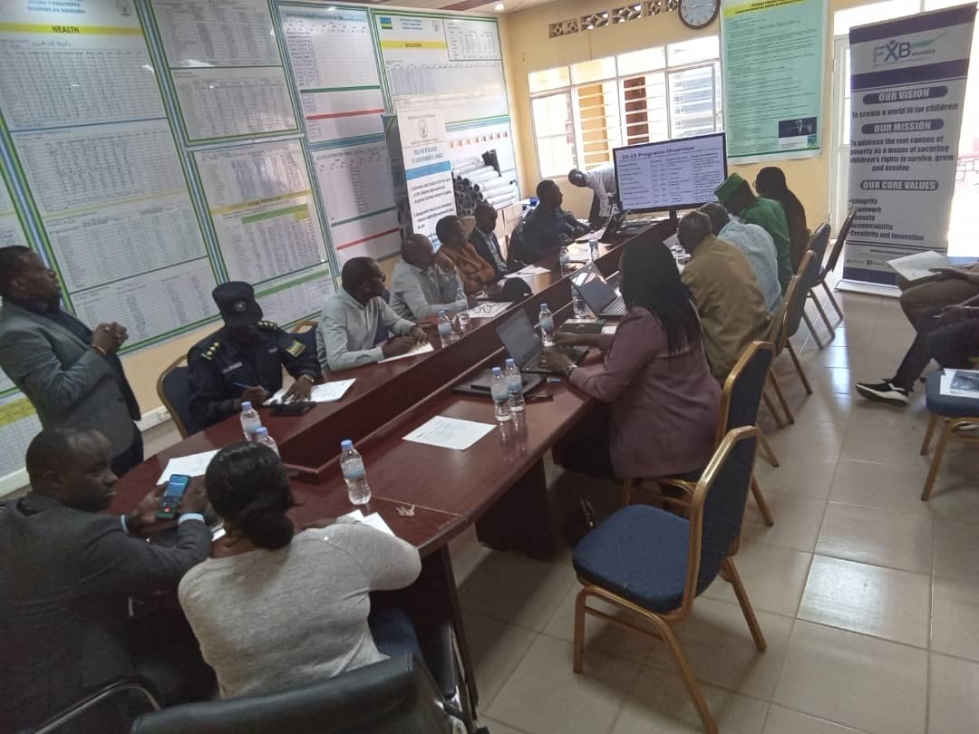 FXBRwanda's tweet photo. Today, @FXBRwanda launched #FXBvillage project in @GisagaraDistr. Financed by THE LIGHT FOUNDATION, this project aims at contributing to extreme poverty eradication among beneficiaries. The district officials commended their engagement to achieve sustainable impacts. https://t.co/qbn7SC1VAh