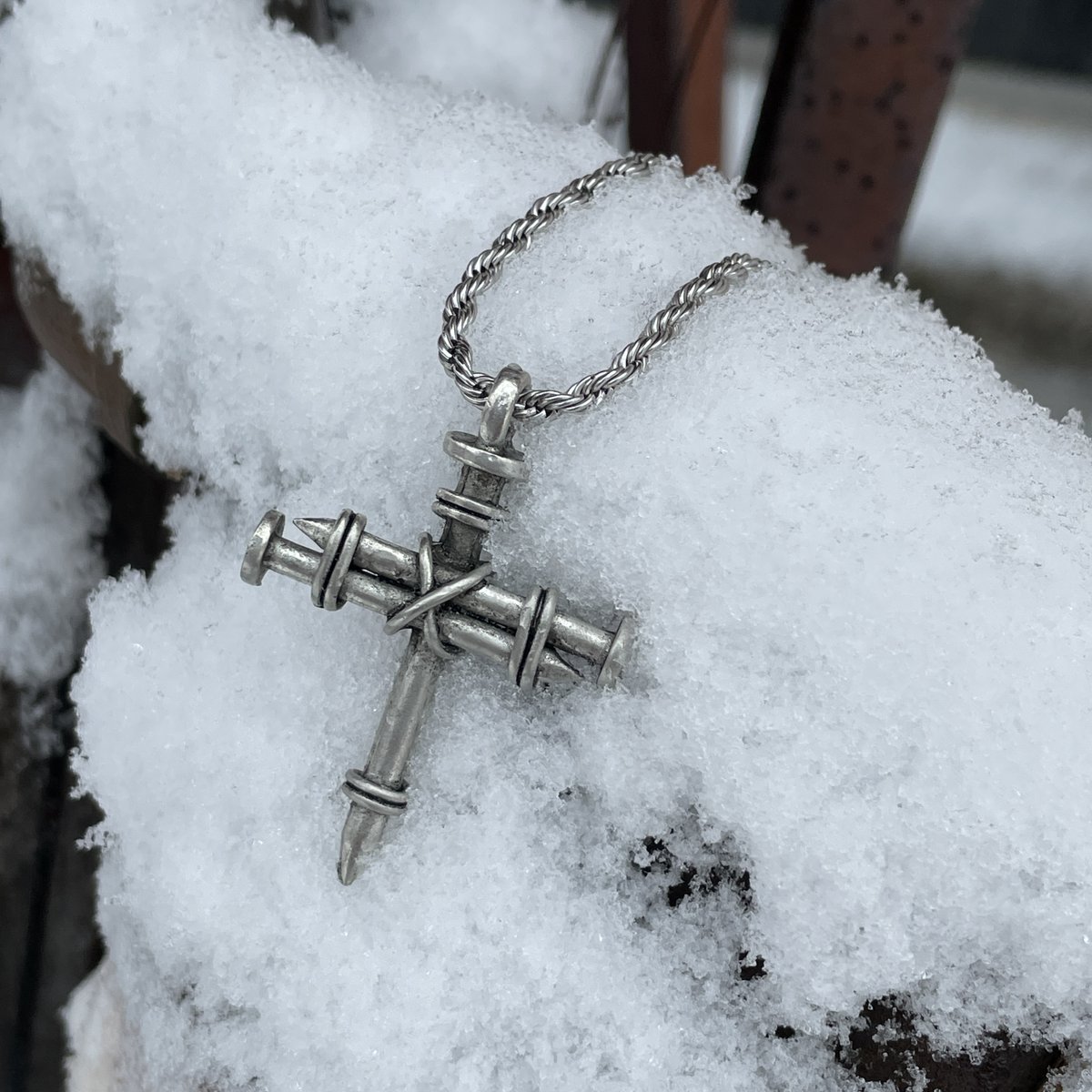 forgivenjewelry's tweet image. If it's not snowing where you live, please enjoy this today ❄️
#snowinmarch #ThankGodImForgiven #thankyoujesushttps://forgivenjewelry.com/products/nail-cross-necklace-antique-silver-finish-rope-chain?_pos=4&amp;amp;_sid=fae8133fe&amp;amp;_ss=r