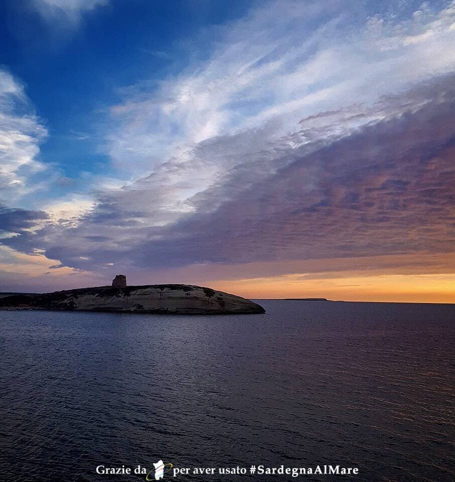 SardegnaAlMare's tweet photo. web: https://t.co/CyekaOsjWZ Tramonto da S'Archittu, zona Cuglieri 😍 🌇 ❤️ # SardegnaAlMare #spiaggia #sardegna #sardinia #ichnusa #sarchittu #spiaggiadisarchittu #sarchittubeach #sarchittunelcuore #sarchittualtramonto #cuglieri #Oristano #oristanocity #igeroristano #instao… https://t.co/6xR4rcbRpq