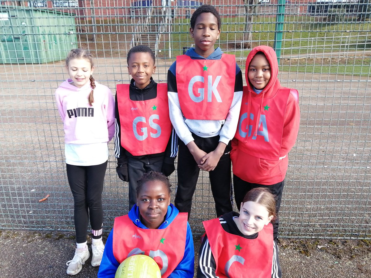 KieronHawthorn's tweet photo. Well done to the 14 students who took part in Football and Netball at the @DRETsport Primary Cup today @greenfieldsps @agreenDRET #teamgreenfields β½π https://t.co/TbaMNvv0Tb