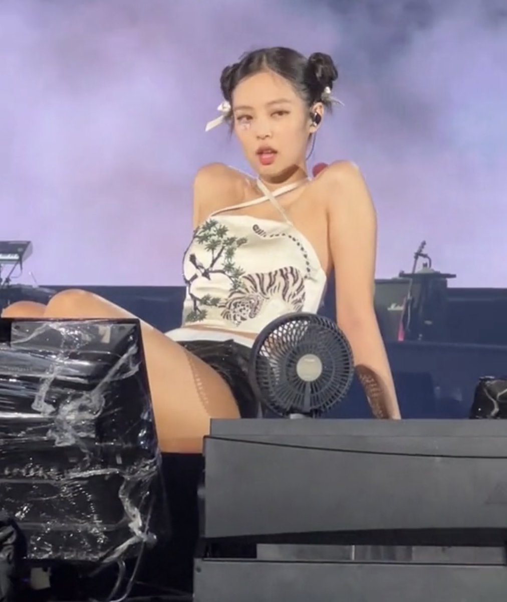 jnkloops's tweet photo. actual goddess https://t.co/6Pa9e8gUGG