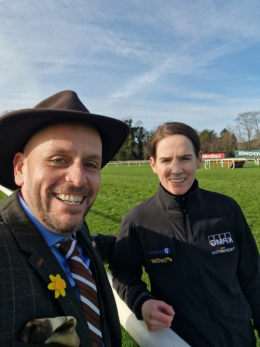 frankfromthetws's tweet photo. Thank you for making us happy in racing, you and Honeysuckle are both brilliant ladies and what a win @rachaelblackmor @CheltenhamRaces #mareshurdle https://t.co/izQIwdur4S
