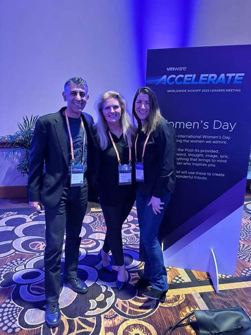 Laura Heisman tweet media