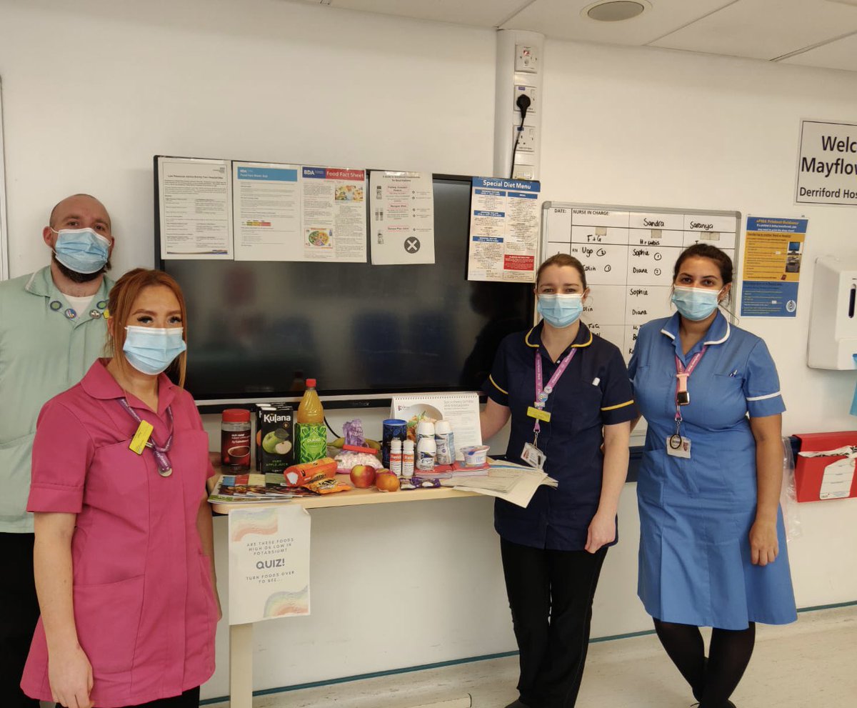 DietitiansUHP's tweet photo. Members of #TeamRenal on #MayflowerWard celebrating #Nutrition and #Hydration week with their interactive stall and potassium quiz! 🍌🥔☕️ @NHWeek #ThinkKidneys https://t.co/jHHHy87qWq