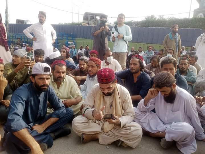 mjdafghan2420DA's tweet photo. سندھ گورنمنٹ
کو دو گھنٹوں کا ٹائم ہے اگر ہمارے مطالبات نہ مانے گئے تو ہم سپر ہائی وے غیر معینہ مدت کیلئے بند کر دینگے
#Noor_ullah_Tareen
#Sindhpolicefakeencounter
#CTDsindh https://t.co/SiXbQdPxD7