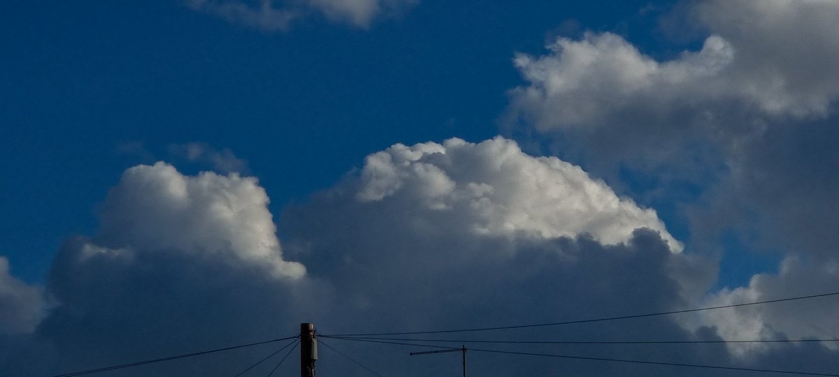 MetJayy's tweet image. Stunning Cumulus Clouds Here This Afternoon, We Are Edging Ever So Closer To Convective Season 😏⚡️

@metoffice @PhotographyWx @BBCSouthWeather @AlexisGreenTV @ThePhotoHour @StormHour #loveukweather #ominouscloud #stormcloud