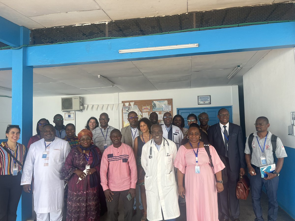 projetSUCCESS's tweet photo. Avec l’appui du @Santeci et @Jhpiego, les participants de l’atelier sur le partage des leçons apprises du #projetSUCCESS ont eu l’occasion de visiter deux hôpitaux généraux en Côte d’Ivoire qui intègrent les services de dépistage du #cancer du col de l’utérus https://t.co/aiWEyWOzzT