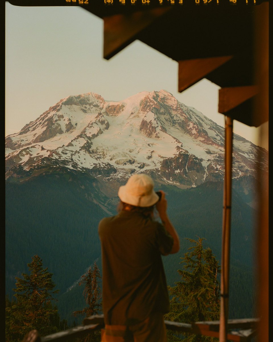 Kevinhorstmann_'s tweet photo. Up there, everything feels as it should.

Shot on Kodak Portra 800
Scanned by @thenegativelab https://t.co/D8R6AMV9LG