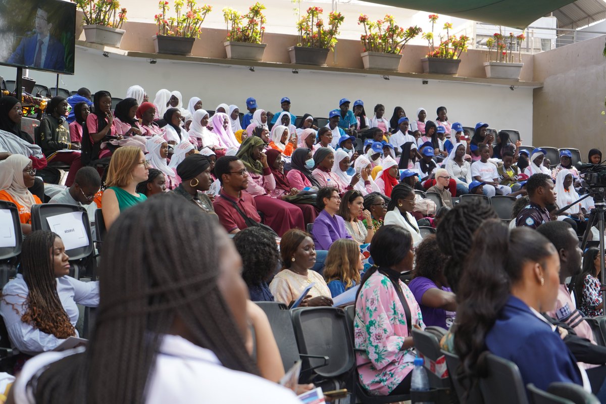 OnuSenegal's tweet photo. "Si le digital représente une chance de combler les écarts entre les sexes, il faut s'assurer que la fracture numérique ne devienne pas le nouveau visage de l'inégalité." - @AminataMaiga20, Coordonnateur Résident d'@OnuSenegal 🇺🇳
#EllesDigitales #SheIsTechWCA #JIF2023 https://t.co/BIfX6Jh39n