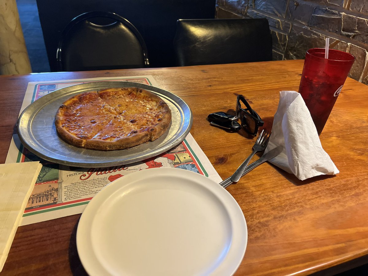 mountflushmore's tweet photo. @Toddgravesgolf I’m at Valentinos, Titusville in honor of Moe. https://t.co/u9DWnPY8rb