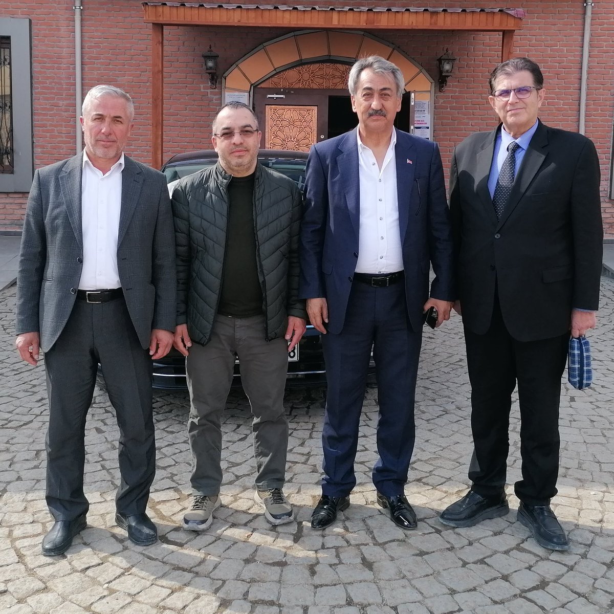 Kahramanmaraş'ın Göksun İlçesinde depremin yaralarının sarılması için mücadele eden Kıymetli Abim, Batman İl Emniyet Müdürü Köroğlu Kıraç’ı ziyaret ederek çalışmalara şahit olduk. Tüm desteğimiz devam edecek. Herşey bu cennet vatanın güzel insanları için. <a href="/KiracKoroglu46/">Köroğlu KIRAÇ</a>