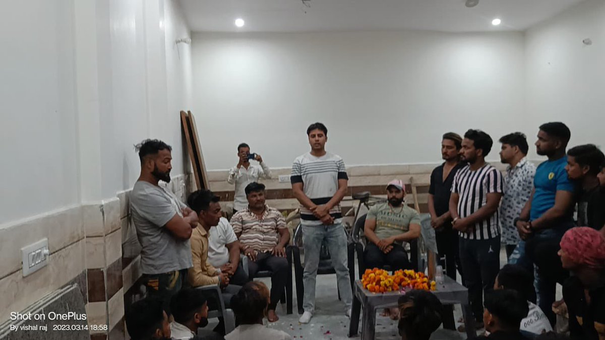 yadav__001's tweet photo. आज शाम संजय एनक्लेव ,NIT फ़रीदाबाद में  आने वाली 19 मार्च भगवा रैली को लेकर वार्ता हुई सभी कार्यकर्ता निरंतर ज़ोरो सोरो से रैली की त्यारी में लगे हुए है जिसमे  में उपस्थित अभय शर्मा जी , आज़ाद कोहली जी , विशाल राजपूत जी व अन्य कार्यकर्ता ….@KapilMishra_IND @VHPDigital @jeet_vashisth