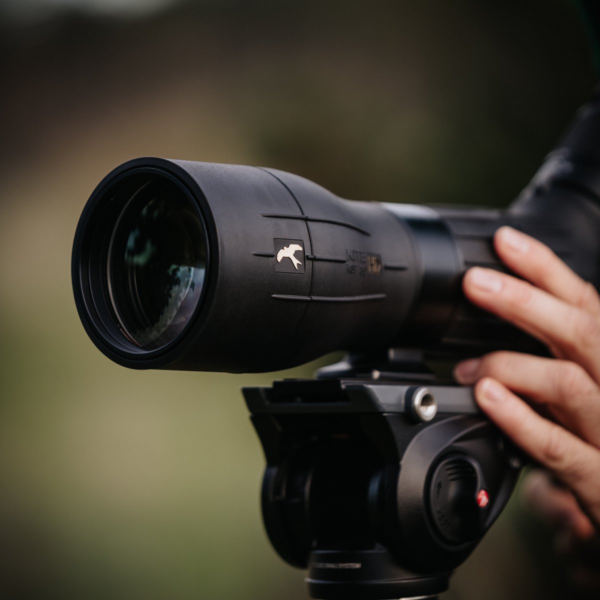 KITE KSP 80 HD + 25-50X WA
A most appreciated innovation on the KSP scopes is the focus wheel. Extremely fast and precise. The unique internal mechanism allows the user to go from close focus ( just 3.7 meters) to infinity in record time.