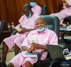 MustaphaKiddo's tweet photo. Esubu ari Bamporiki na Rusesabagina ukwiye imbabazi kuburyo yanagirira abanyarwanda akamaro ninde ? https://t.co/PV0PzXXNIC