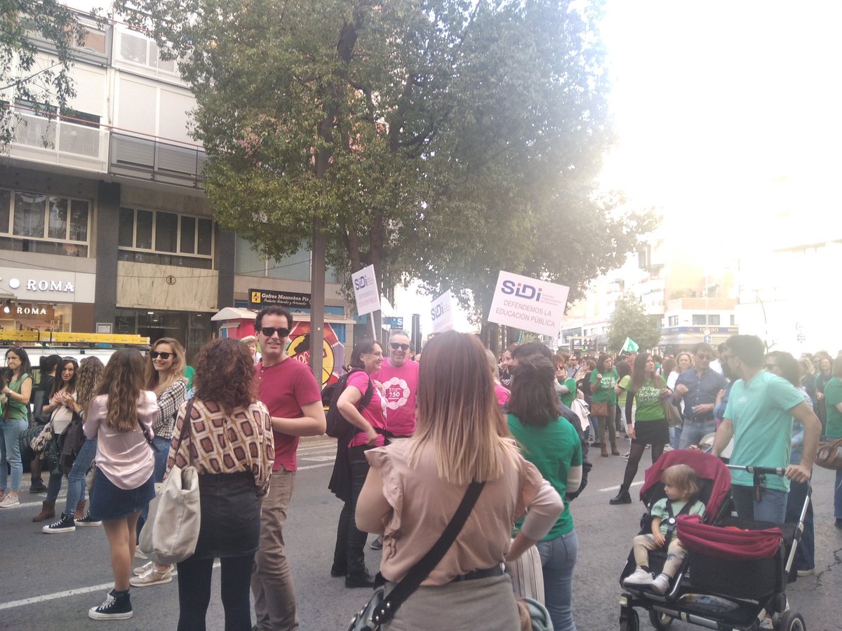 ¡Miras, escucha, la escuela está en la lucha! <a href="/LopezMirasF/">Fernando López Miras</a>