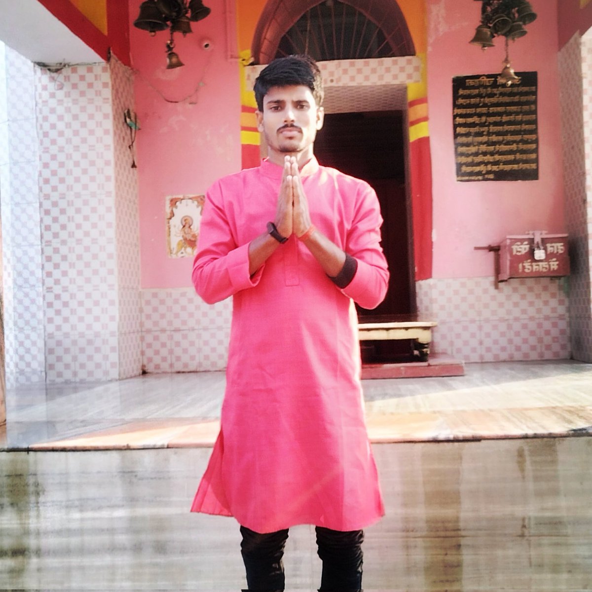 इस जीवन में कभी कुछ खत्म नहीं हो सकता अपना शुरुआत करना ही सबसे बेहतर है
#जय__श्री___राधे_____कृष्णा‌‌