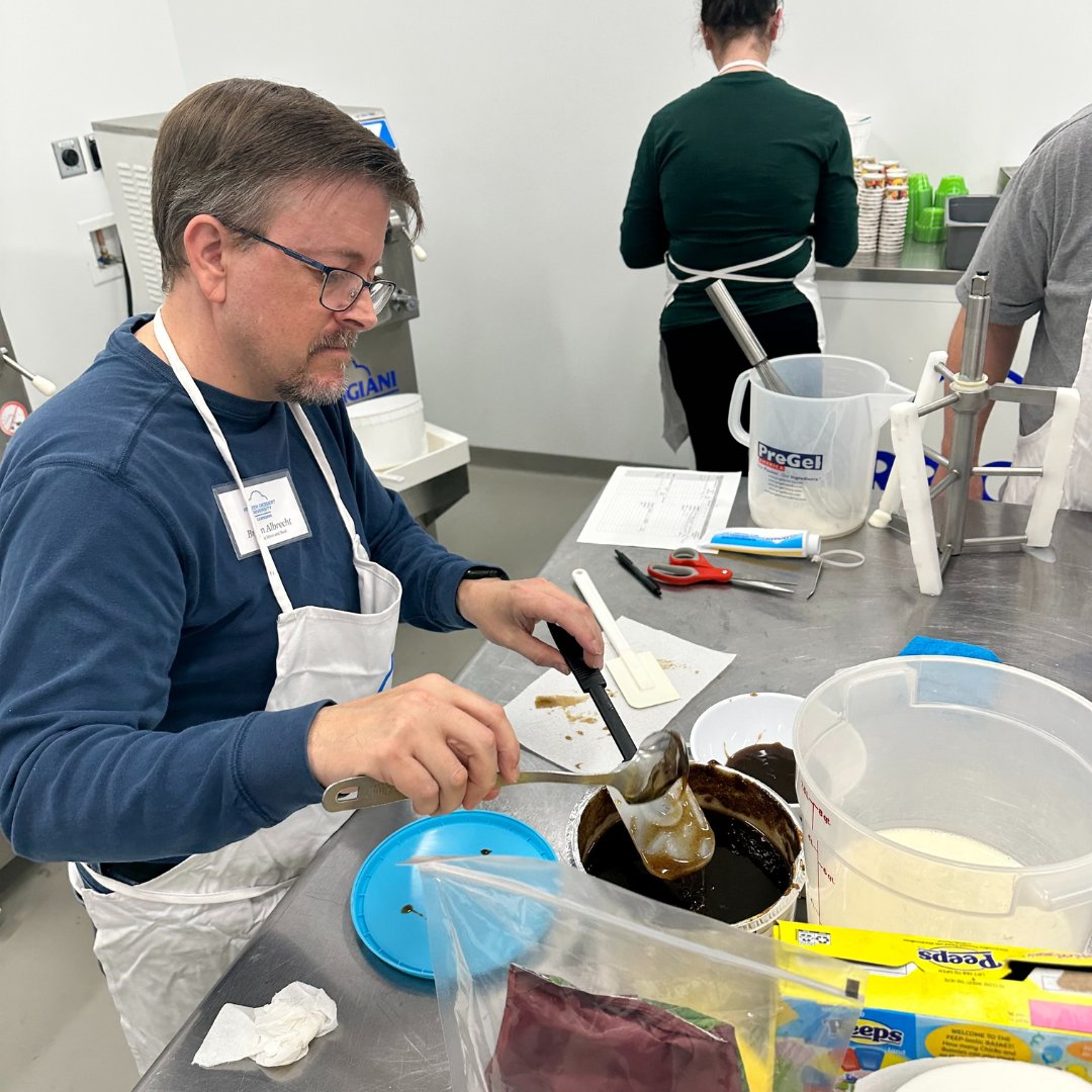 CarpigianiNA's tweet photo. We had a wonderful time with our last group of students at FDU! If you are interested in learning more about the business aspects of an Ice Cream Shop and how to make Water Ice, Soft Serve, Ice Cream &amp; Gelato follow the link to register for our next class! https://t.co/bTANjGAFND https://t.co/ZqZhjahD1z