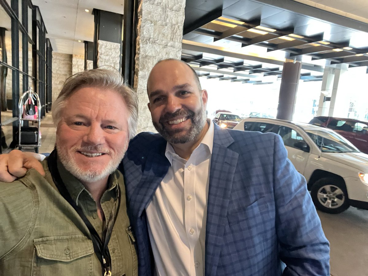 Just saw Curtis in DC a few weeks ago and then again this morning in Nashville @CRS23
@NAB @TNBroadcasters  Curtis LeGeyt is the president and CEO of the National Association of Broadcasters.
