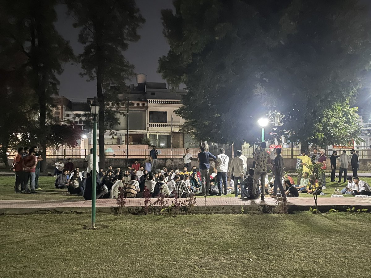 JKStudents_in's tweet photo. Satyagraha by jkssb aspirants.They are spending night in open against the system. 

Save us from Corruption and Scams. Remove Blacklisted Company ⚖️ 
#youthagainstcorruption 

@AnanyaJamwal2 @diprjk @drmonika_langeh
@vinkal_yac @atulsudanjjsf 
#Aptech #JKSSB @Swamy39 @vinkal_yac https://t.co/Ia62EPd6Qa