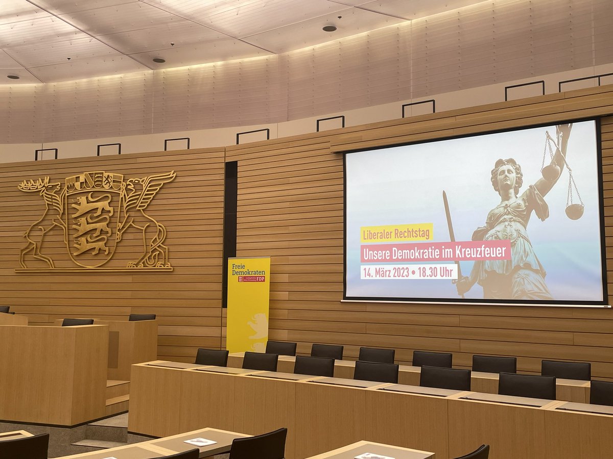 asb_gross's tweet photo. Heute Abend auf Einladung der @fdplandtagbw @fdpbw als Diskutant beim Liberalen Rechtstag zum Thema Gewalt gegen #Einsatzkräfte in #Landtag Baden-Württemberg. #ASBBaWü #ASB #Rettungsdienst #Bevölkerungsschutz https://t.co/jeEzpLJKh5