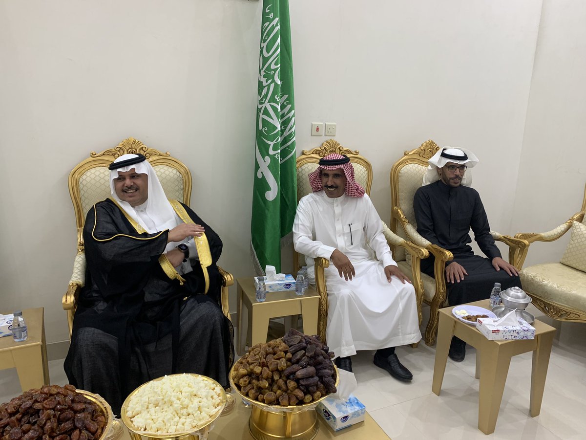 ruwalah's tweet photo. مباشر 🛑
الامير فهد بن نواف الشعلان في ضيافة الشيخ /ممدوح بن دعيبيل شيخ الوثرة من السبعة في حفرالباطن https://t.co/HSgPNqktQ3