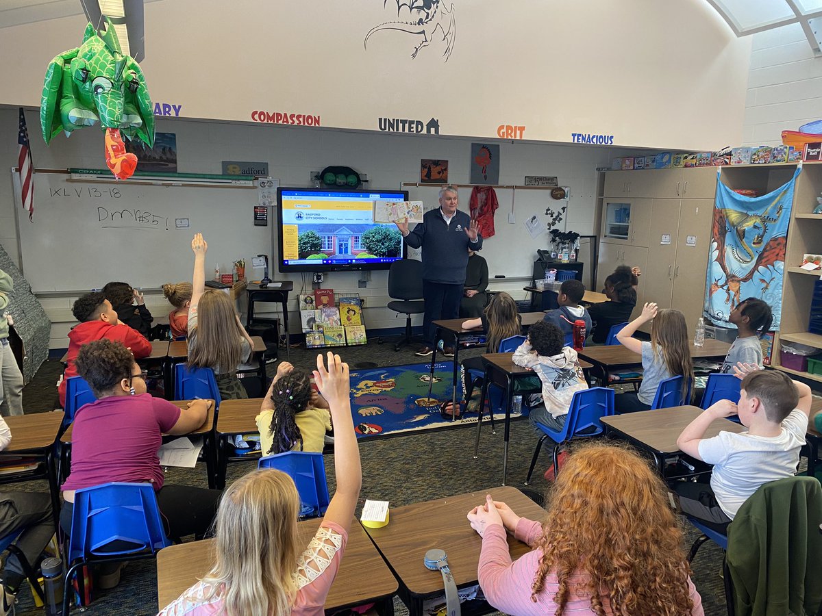 Radford_Schools's tweet image. Thank you Senator Hackworth for reading to some of@our students at Belle Heth Elementary during Ag in the Classroom week! Great students, Great staff, Great School Community!