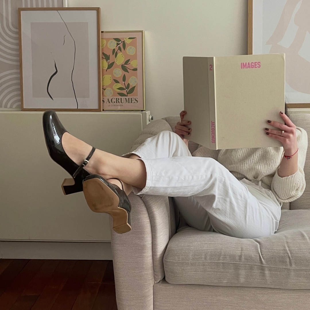 When your shoes are just too pretty to take off.✨