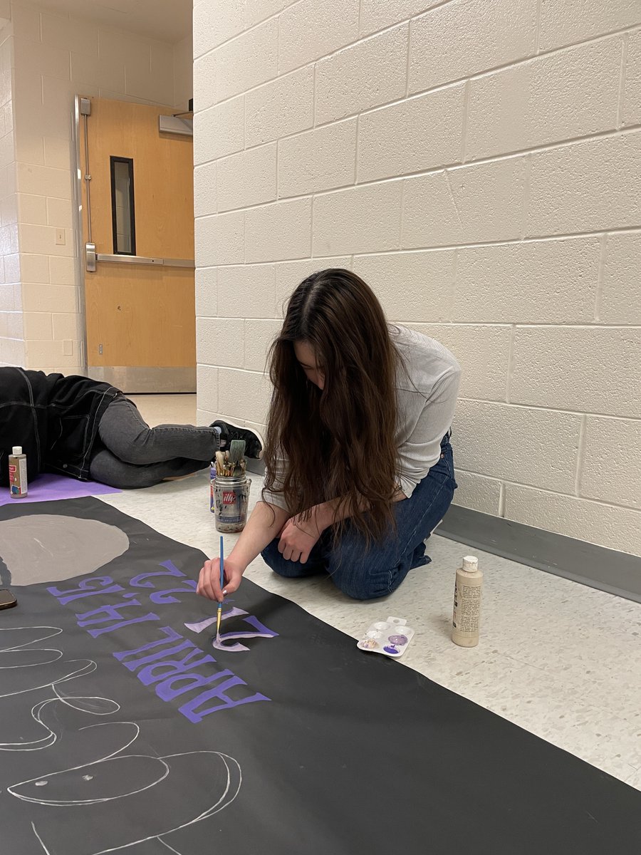 drama_rmhs's tweet photo. our wonderful crews (and rodney!) hard at work preparing for Anastasia the Musical! Ticket link is live in our bio :0 https://t.co/8jLfLD1M2U
