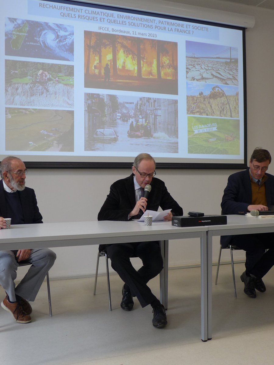 PJComtedeParis's tweet photo. 🌳 Le 11 mars, le Comte de Paris a participé à une journée de réflexion organisée par l'IFCCE sur le thème "réchauffement, environnement, patrimoine et société : quels risques et solutions pour la France ?". Il a présenté son expérience de la préservation des forêts françaises.🇲🇫 https://t.co/RG0zoiyey3