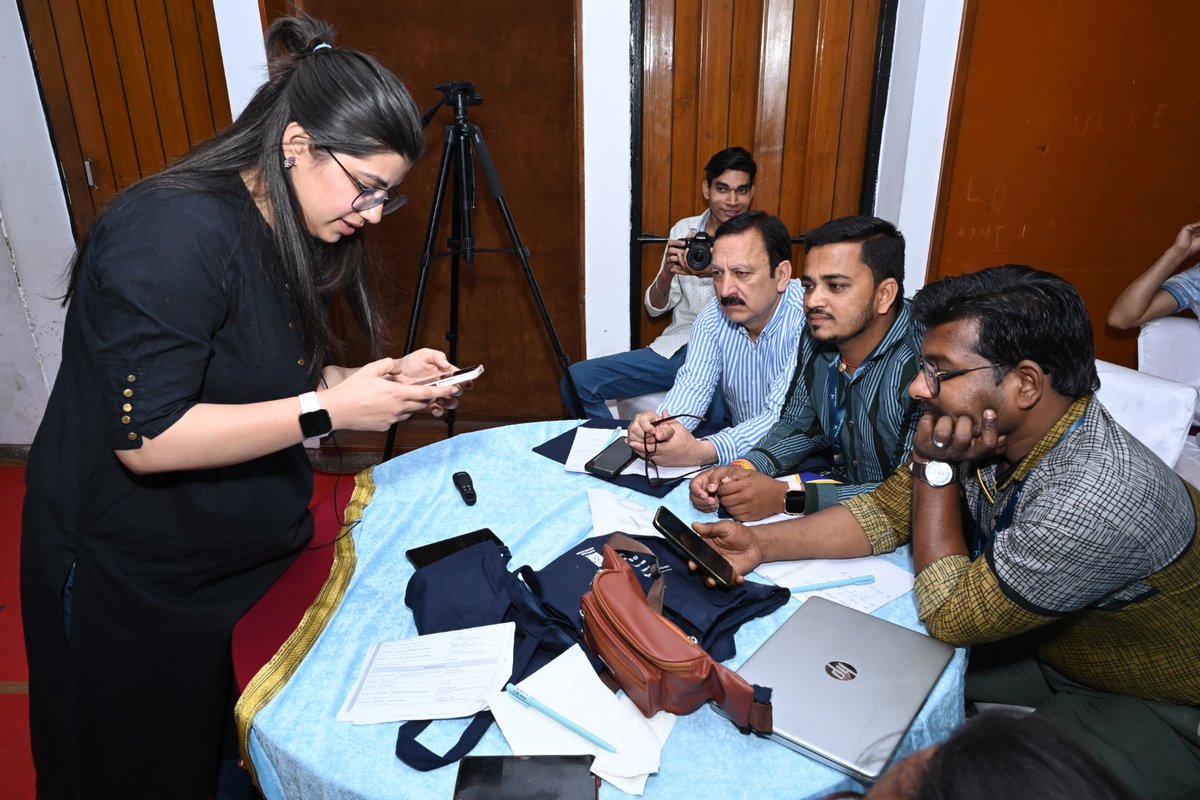 VYKIndia's tweet photo. .#4/4: The participants found the session to be insightful in learning how to develop and improve their own digital presence and showed great enthusiasm throughout the day.
#ICT #ict #ictjobs #içtasarım #ICTSolutions #informationcommunicationtechnology #socialmediaforempowerment https://t.co/fiBEl61lNt