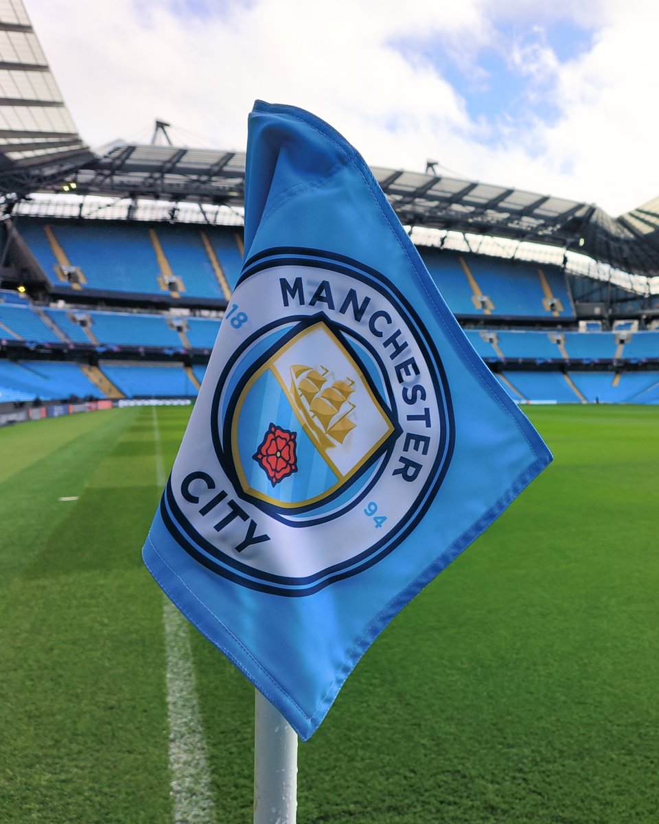 ChampionsLeague's tweet photo. 🔵 First player that comes to mind?

#UCL https://t.co/ZGBNzCjjV4