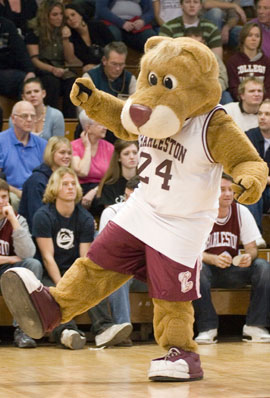AWGCofC's tweet photo. Betting on March Madness? Remember: 10% of any money you win betting for, or 20% of what you win betting against, the College of Charleston on Thursday should be donated to the Aesthetics WorkGroup.

I don't make the rules. https://t.co/yKL00pA21p https://t.co/uuyPo7Bt7m