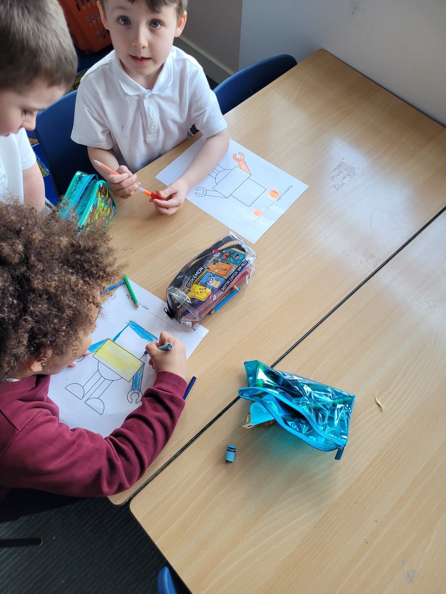 StMichaelsRCY's tweet photo. What a busy day we had in P2/1 this afternoon! 😊 We looked at different safe and unsafe situations! We were able to decide and explain why we made that decision!  We met Clever the robot who helped us! We then designed our own safety robots 🤖 @SMPG1964 @StMichaelsP2_1 https://t.co/AmcccWLjWI