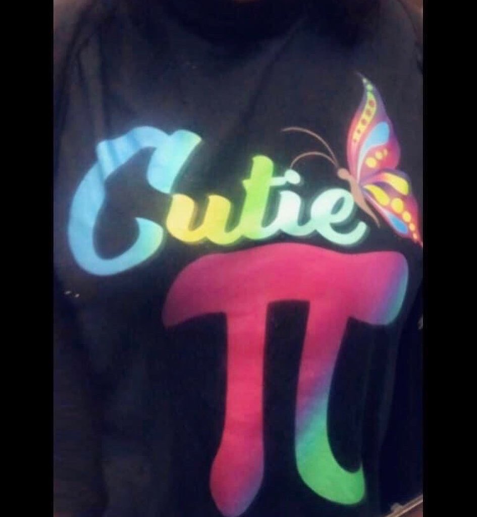 MochaTeaching's tweet photo. Happy “Pi” Day! 3.14
I will celebrate ANYTHING at da schoolhouse! Pi Day is the perfect time to introduce pie fractions! #Team1stGrade 💚🦁 https://t.co/0BC1BIfiyn