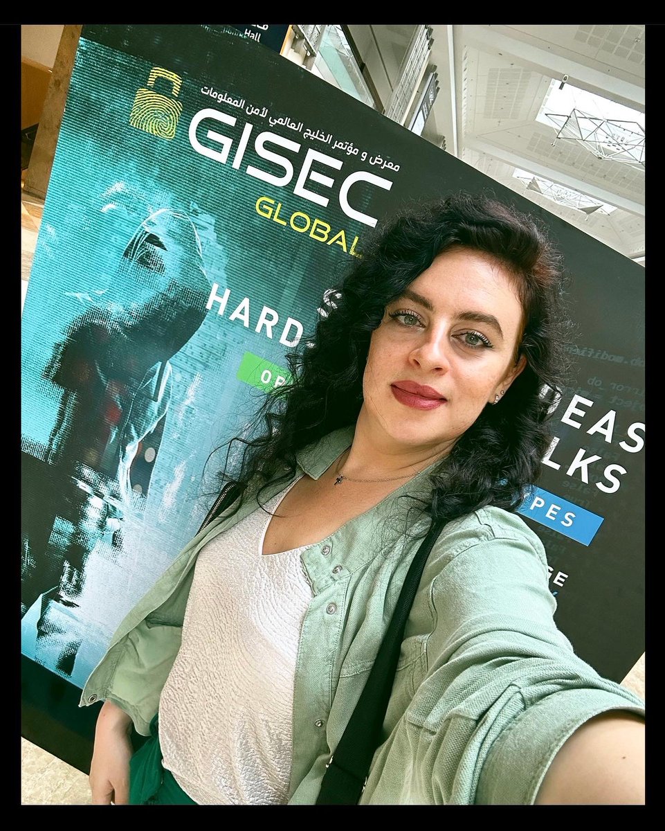 Meshleen12's tweet photo. #notimetobreathe &amp; #notimetofall 🙌🏻
Lessons you learn along the way,  while trying to keep up with the #dubai daily life #hustle 🤯
Running between  #dihad &amp; @gisecglobal 💚 supporting and securing interviews all day long 🔥
@SherpaComms 
#dwtc #uae #media #interview #pr #prlife https://t.co/wqYYdH3kHQ