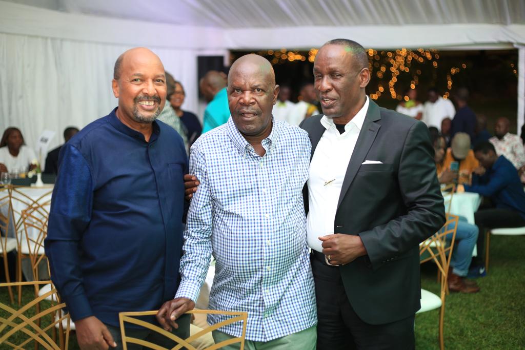 OfwonoOpondo's tweet photo. @honelijahokupa @Mukulaa @DennisMbidde Gen #OtemaAwany at the #Eveningwith @norbertmao @BeatriceKayanja https://t.co/MOlcflFTaE