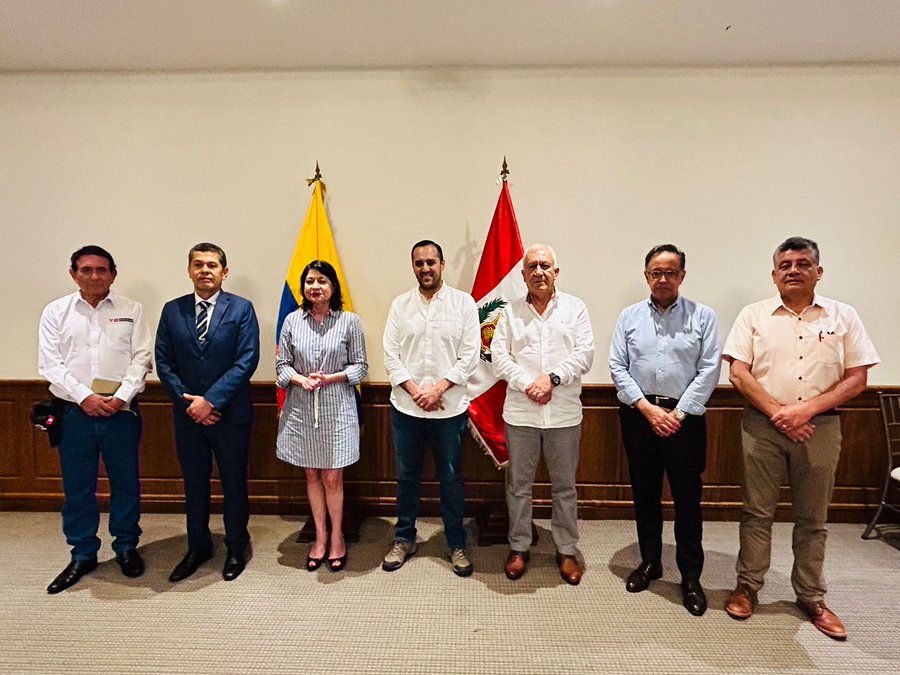 httpspbstwimgcommediaFrMnMrkXsA4qL-Lformatjpgname900x900