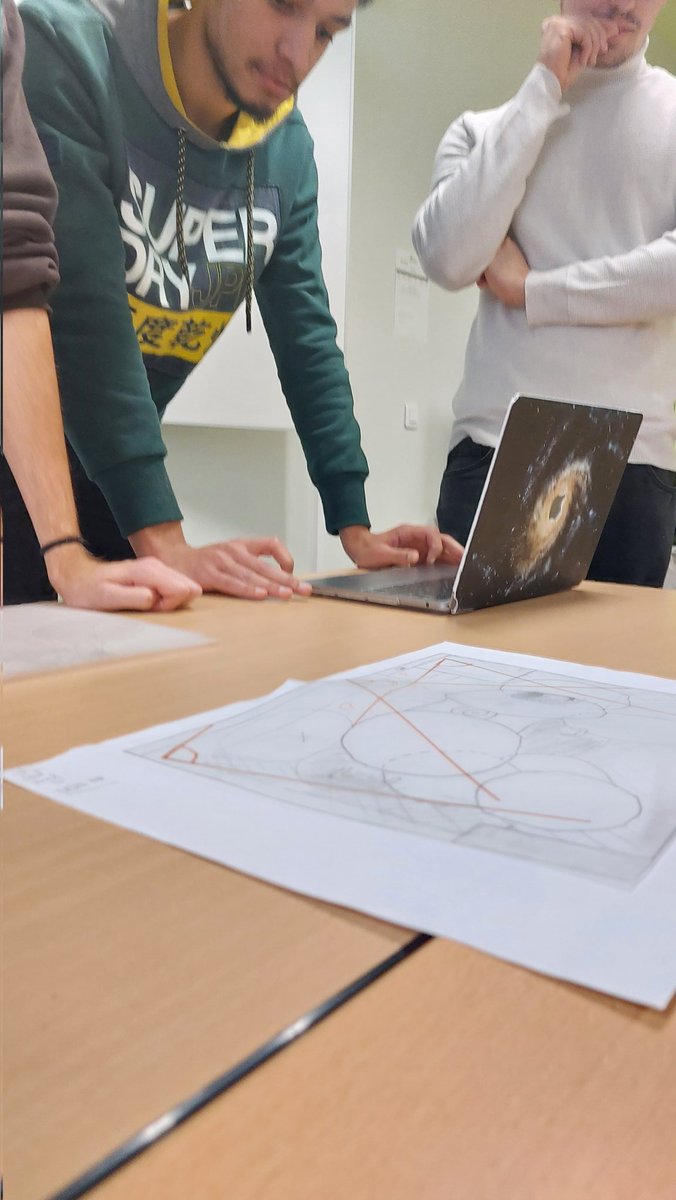 PG_orleans's tweet photo. Une equipe de la cour d'appel a decouvert @lamouillere les premiers projets des étudiants ! De belles propositions pour aménager les jardins du palais ! Projets finaux en mai - à suivre 🌷⚘️🌳 https://t.co/XUJBdLG7oM