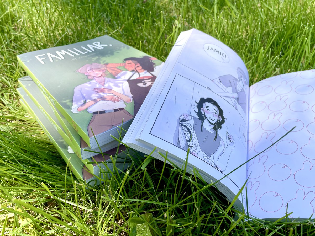 🌸 Calling all Familiar fans! 

With the physical book, you can read 275+ pages of Jaymie’s adventures together 💞📗 

Don’t miss out on our leftover sales!