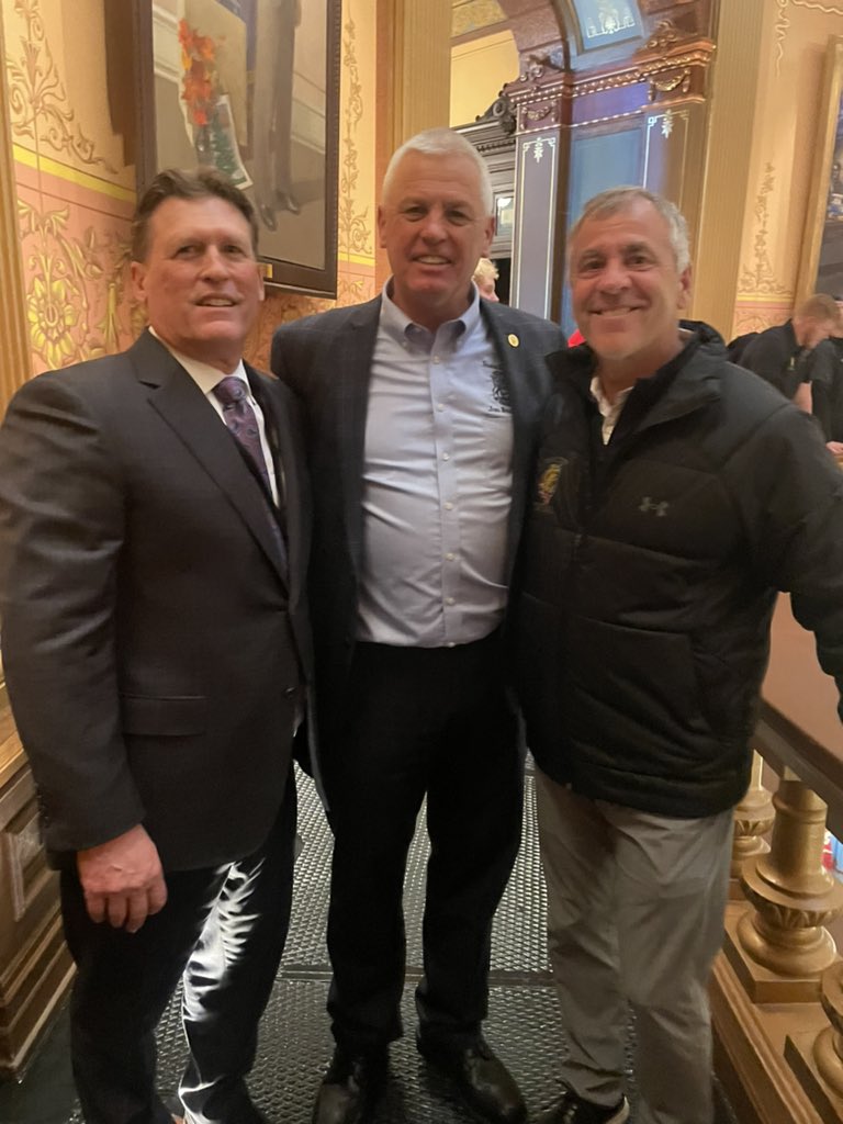 FerrisFootball's tweet photo. Awesome visit to the state capital today for the Bulldogs! National Champs in the house! https://t.co/fVPxuFN0JI