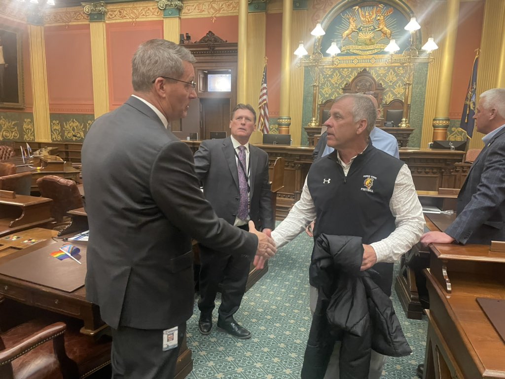 FerrisFootball's tweet photo. Awesome visit to the state capital today for the Bulldogs! National Champs in the house! https://t.co/fVPxuFN0JI