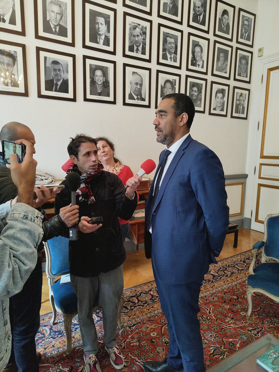 LadomOfficiel's tweet photo. Face à l'augmentation des prix des billets d'avion, l'Etat à travers #LADOM augmente les montants de l'aide à la continuité territoriale. Jean François Carenco, ministre chargé des #OutreMer et @saidahamada, DG de @LadomOfficiel font le point. https://t.co/P6Dvp9d4RS