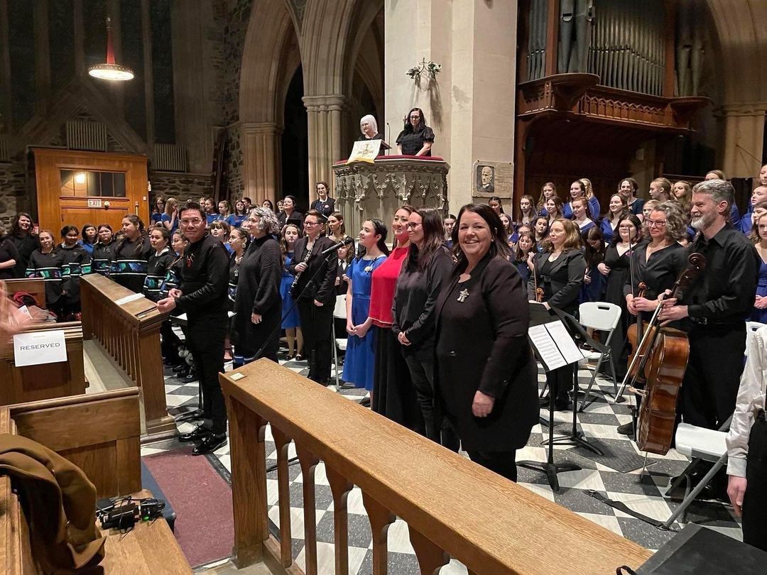InukSoprano's tweet photo. Nakummek, my deep thanks. ❤️🙏 What an honour! #musicaintima #andrewbalfour @shallawaynl @KellieDWalsh #OurCultureSings #NLDeafChoir #InukSoprano #Ullugiagátsuk @jm_jwiseman @NSOonline #AtlanticStringQuartet #oboeistAnnieCorrigan #Nagamo #Labradorimiut #Avani #Legacy https://t.co/vHVha0qxmi