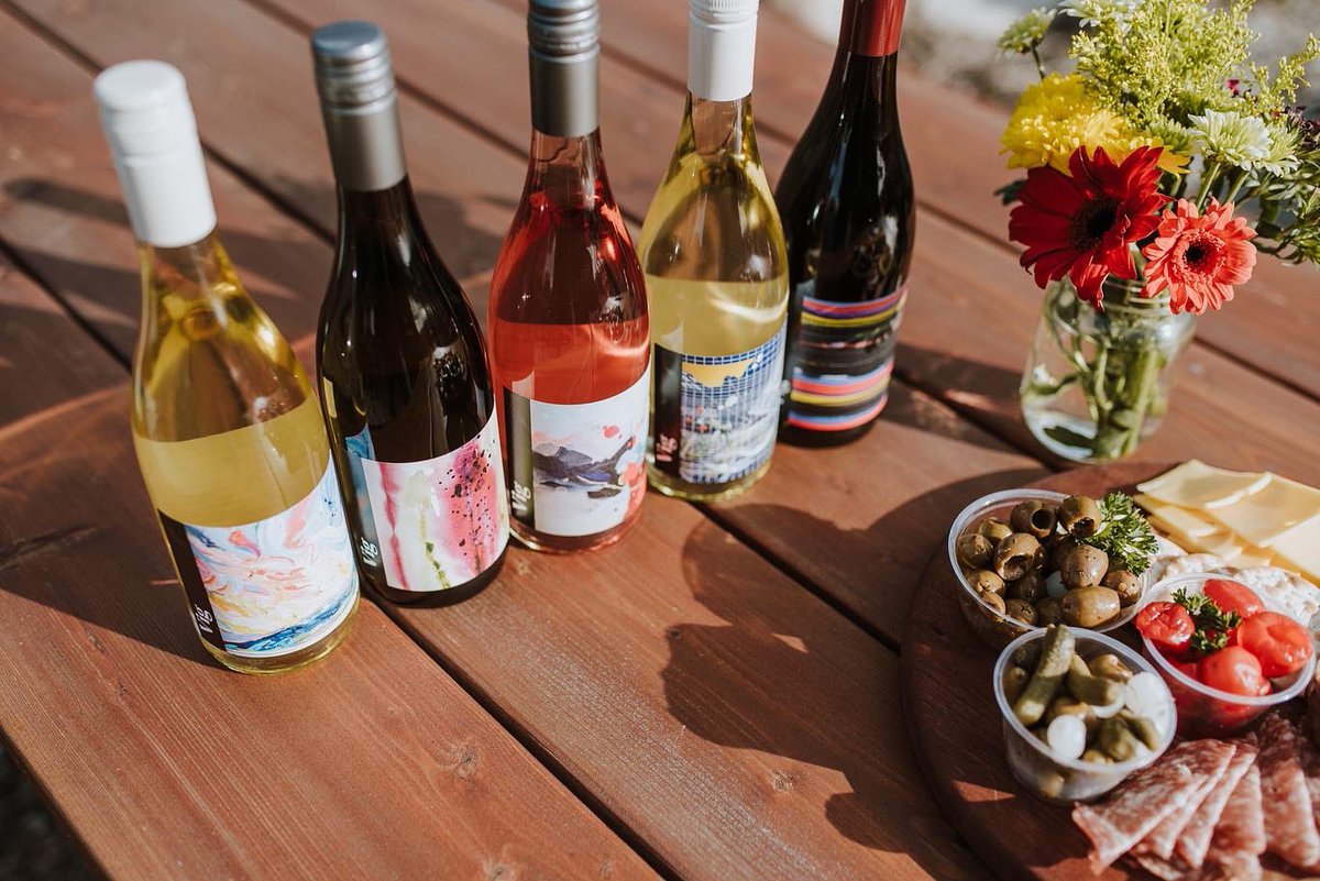 winesyndicate's tweet photo. They’re here! The new releases from @RocheWines and their Vig artist collaboration series are available this week 🎨 The team has been busy bottling over the last few weeks and are ready for you to try the new wines! Spring is in the air 🌻 https://t.co/VI6JbCdecx