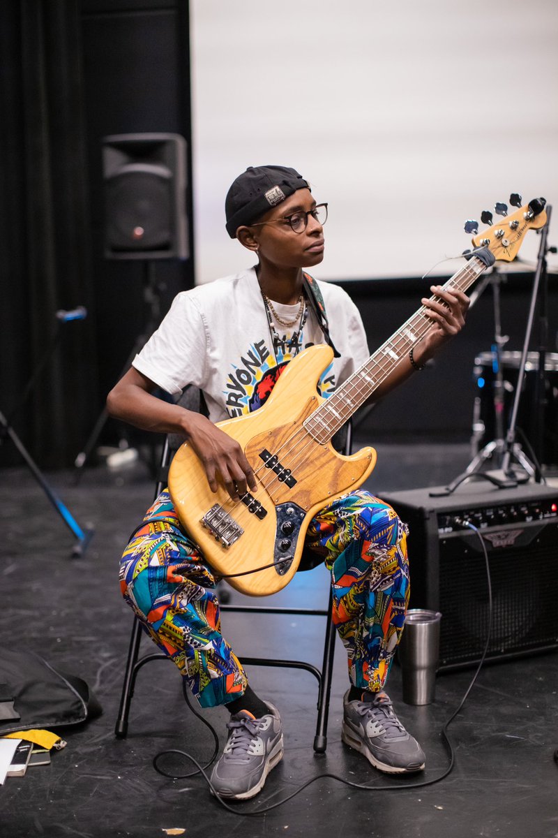 jessstringss's tweet photo. HBD @BREE_ahn 
She joined my org Swan Strings last year for the @girlsrockdallas summer camp but is a long time collaborator and colleague who helped us launch our very first Music Lounge concert series at the South Dallas Cultural Center! Support HER! 🎸 https://t.co/4oUIH91GPy