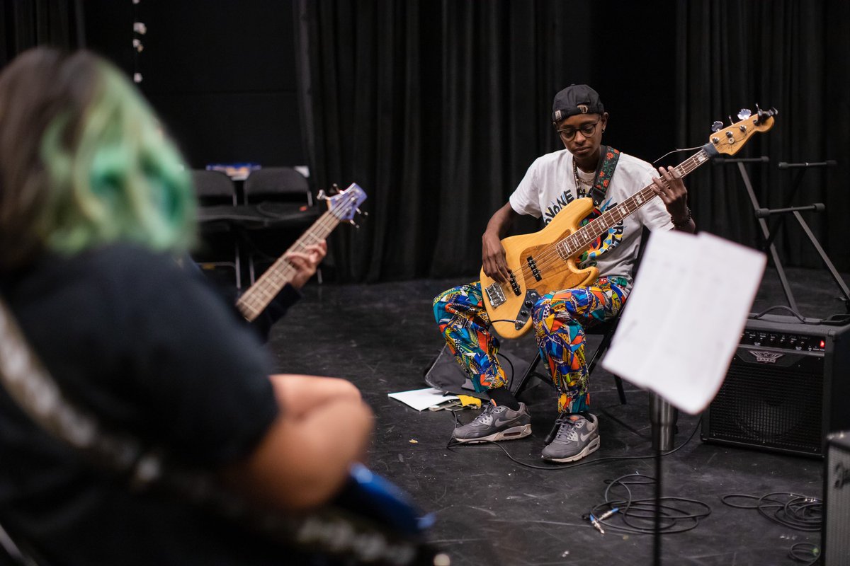 jessstringss's tweet photo. HBD @BREE_ahn 
She joined my org Swan Strings last year for the @girlsrockdallas summer camp but is a long time collaborator and colleague who helped us launch our very first Music Lounge concert series at the South Dallas Cultural Center! Support HER! 🎸 https://t.co/4oUIH91GPy
